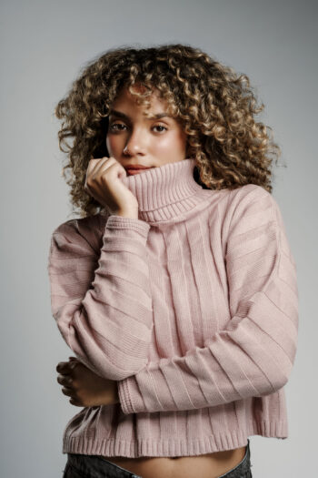 Chompa ⁠cuello alto tejido rosa